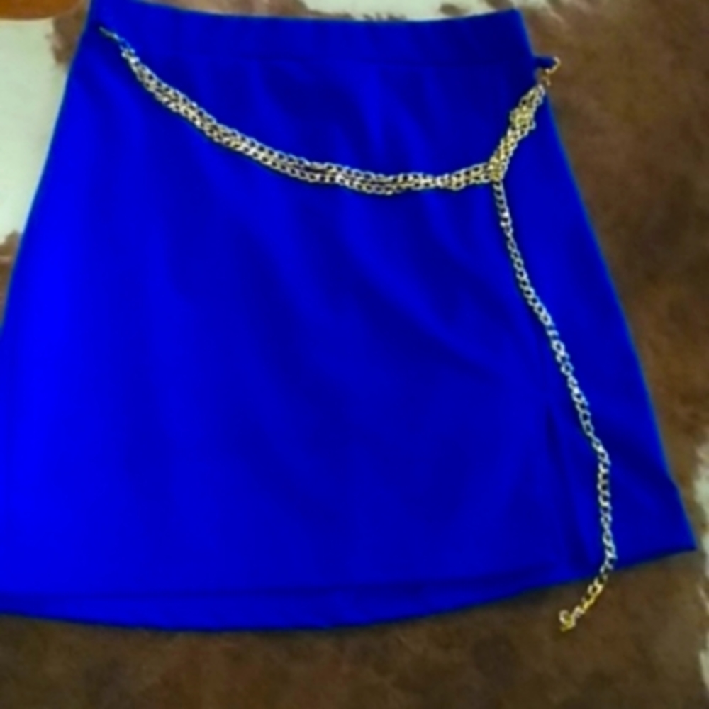Rue 21 mini skirt with gold chain